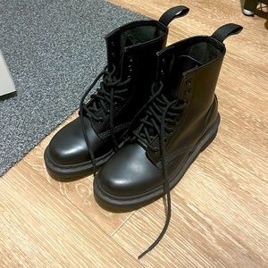 Dr. Martens Mono Black 1460 Smooth Leather